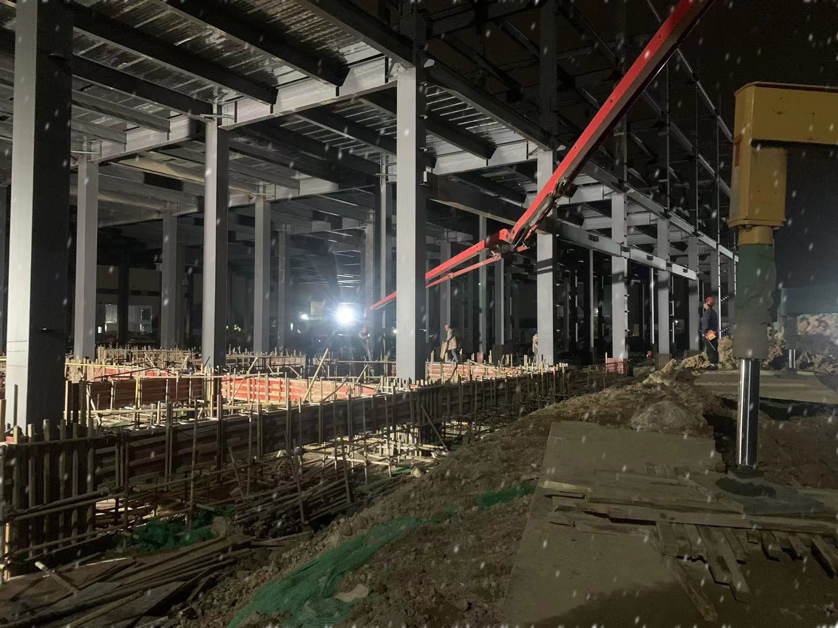 19#樓澆筑地梁.jpg 19#樓澆筑地梁.jpg